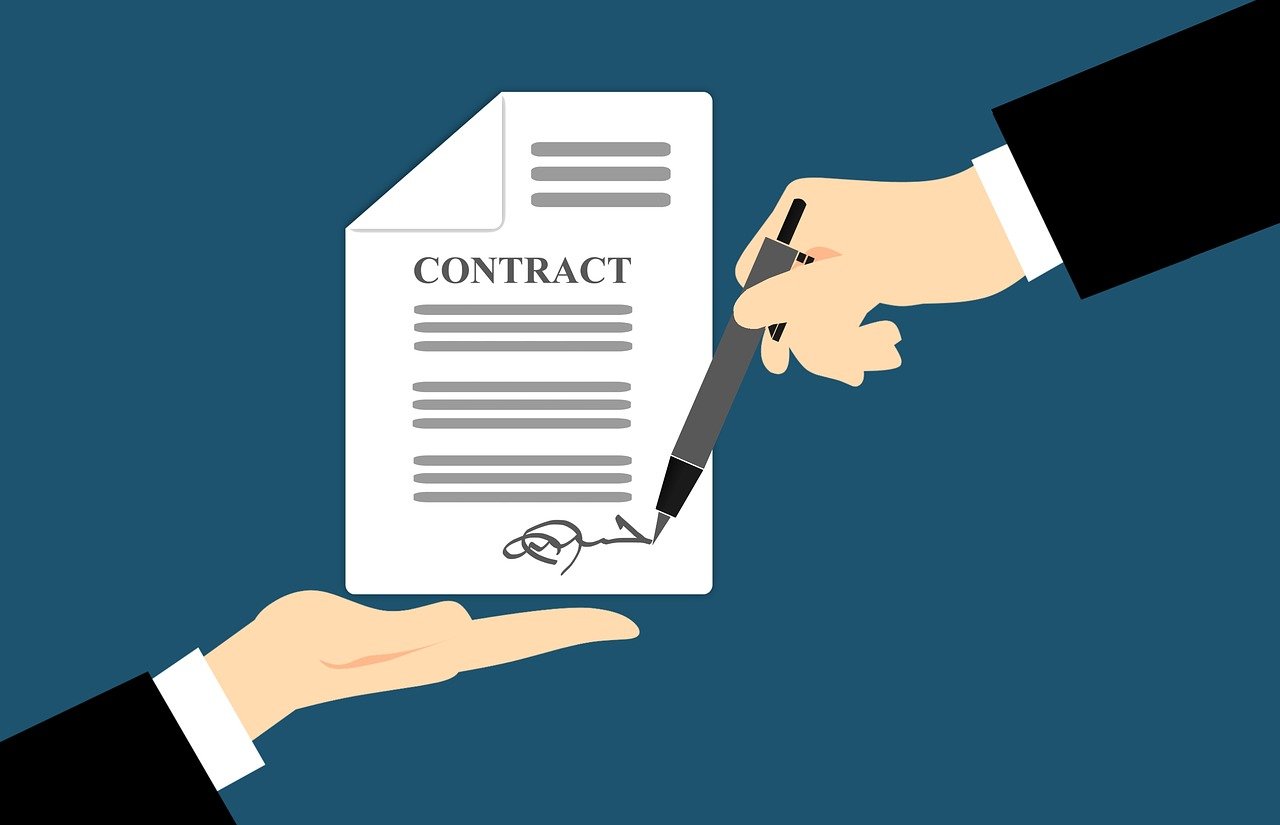 Clauze contractuale care duc frecvent la litigii între companii